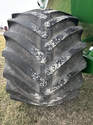 2010 J&M 875-18 Grain Cart