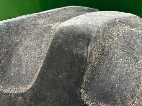 2014 J&M 875-18 Grain Cart