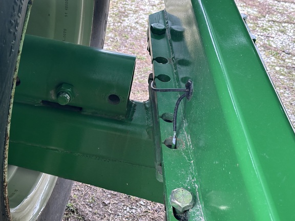 2014 J&M 875-18 Grain Cart