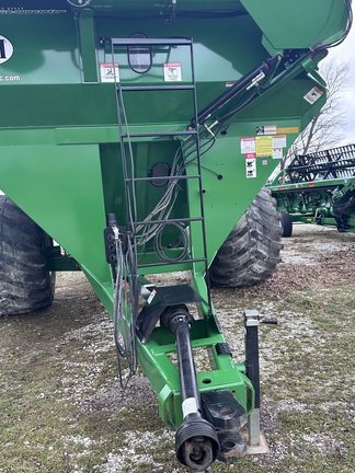2014 J&M 875-18 Grain Cart