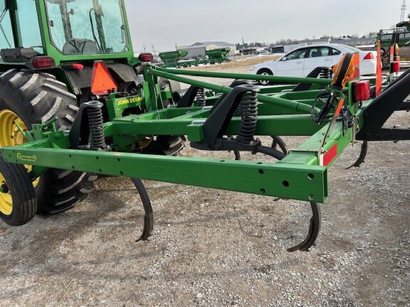 2014 John Deere 610 Chisel Plow