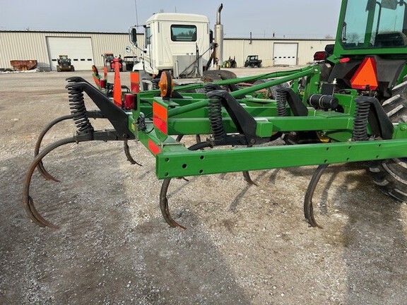 2014 John Deere 610 Chisel Plow