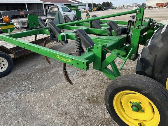 2014 John Deere 610 Chisel Plow