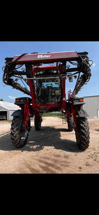 2011 Miller Pro Nitro 4275 Sprayer/High Clearance