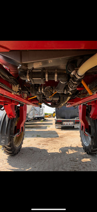 2011 Miller Pro Nitro 4275 Sprayer/High Clearance