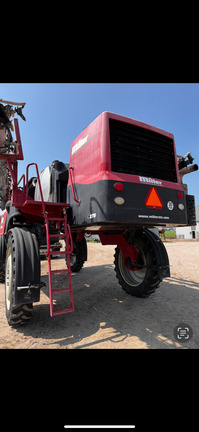 2011 Miller Pro Nitro 4275 Sprayer/High Clearance