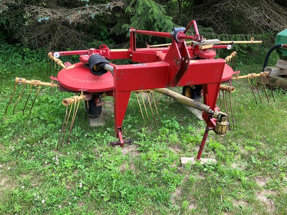 New Holland 254 Tedder