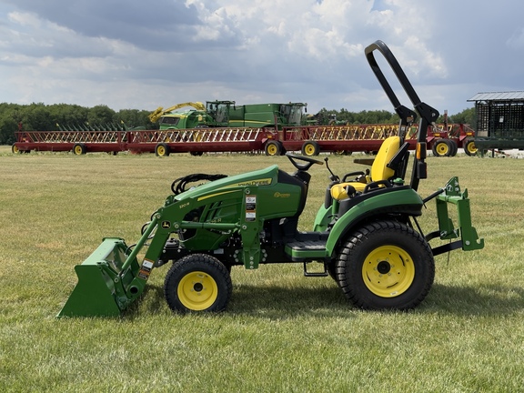 2022 John Deere 2025R Tractor Compact