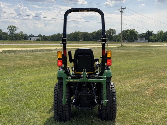 2022 John Deere 2025R Tractor Compact