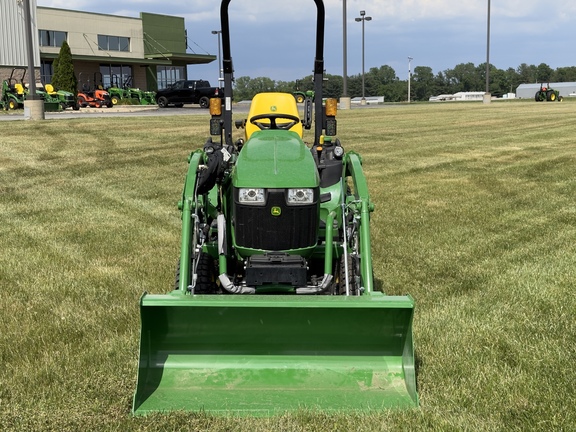 2022 John Deere 2025R Tractor Compact