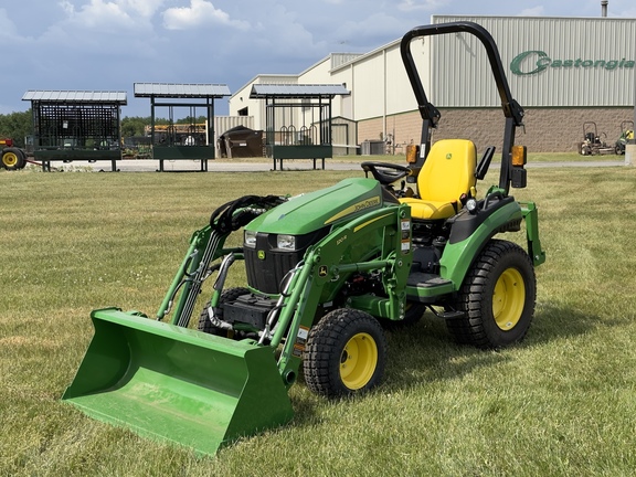 2022 John Deere 2025R Tractor Compact