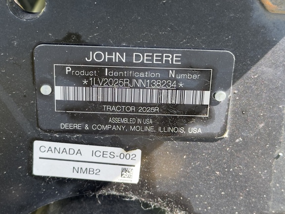 2022 John Deere 2025R Tractor Compact