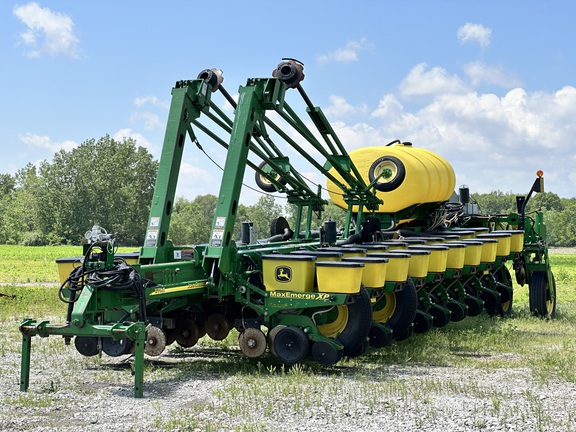 2006 John Deere 1770NT Planter