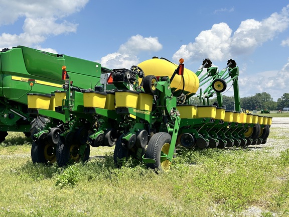 2006 John Deere 1770NT Planter