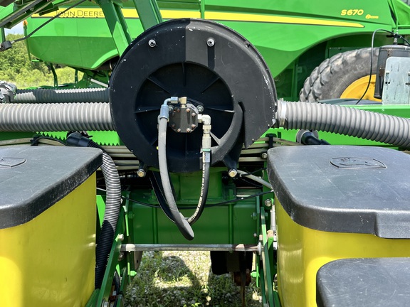 2006 John Deere 1770NT Planter