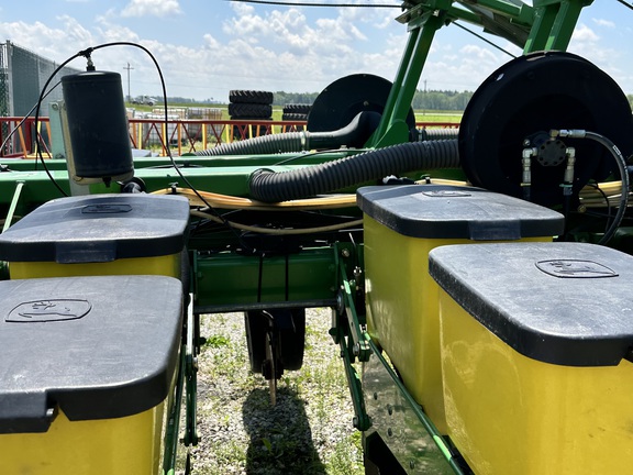 2006 John Deere 1770NT Planter