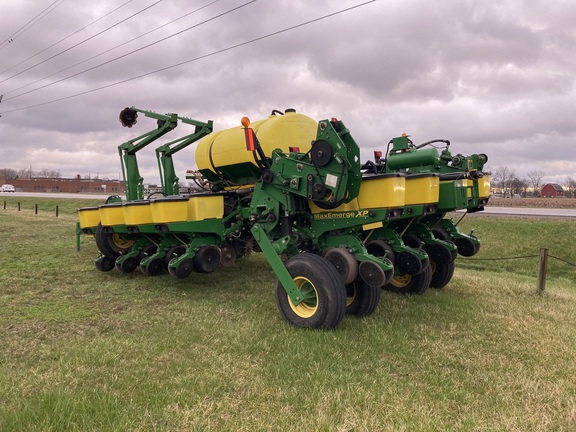 2011 John Deere 1770NT Planter