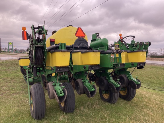 2011 John Deere 1770NT Planter