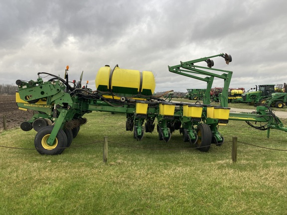 2011 John Deere 1770NT Planter