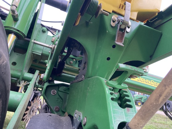 2011 John Deere 1770NT Planter