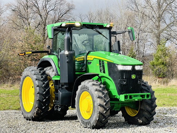 2021 John Deere 7R 230 Tractor