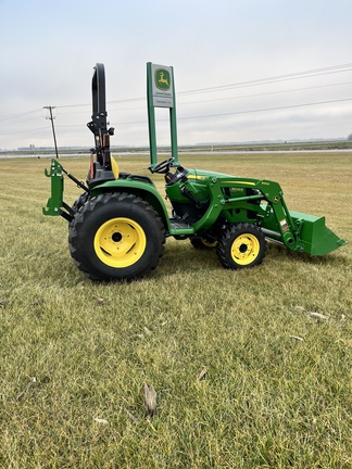 2019 John Deere 3032E Tractor Compact