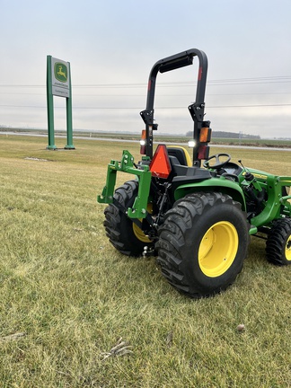 2019 John Deere 3032E Tractor Compact