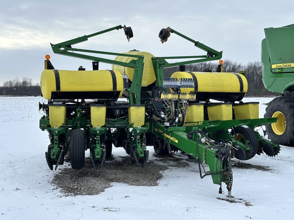 2012 John Deere 1760 Planter