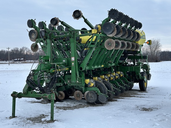 2012 John Deere 1790 Planter