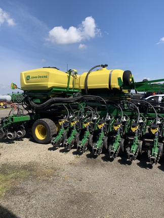 2022 John Deere DB60 Planter