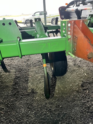 John Deere 712 Chisel Plow