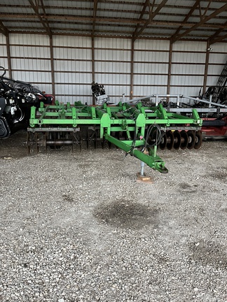 John Deere 712 Chisel Plow