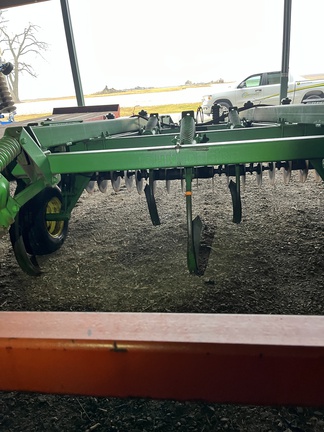 John Deere 712 Chisel Plow