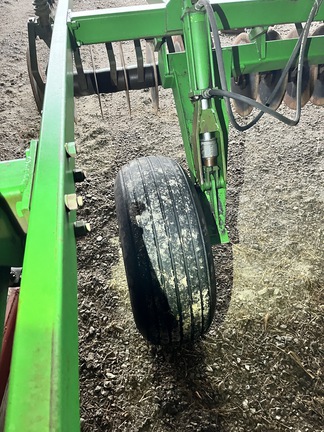 John Deere 712 Chisel Plow