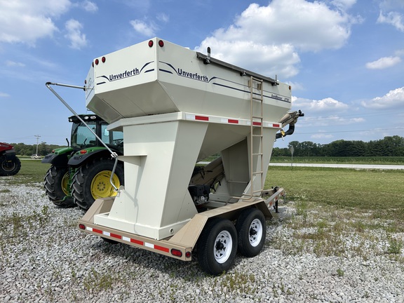 2007 Unverferth 2750 Tender