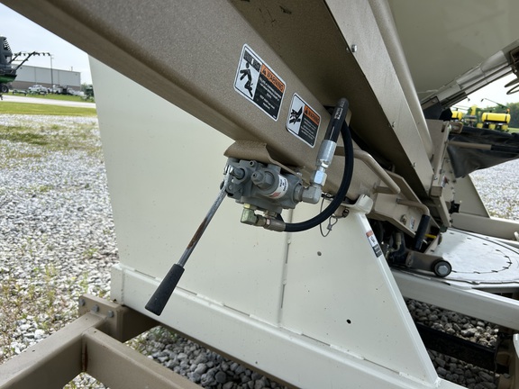 2007 Unverferth 2750 Tender