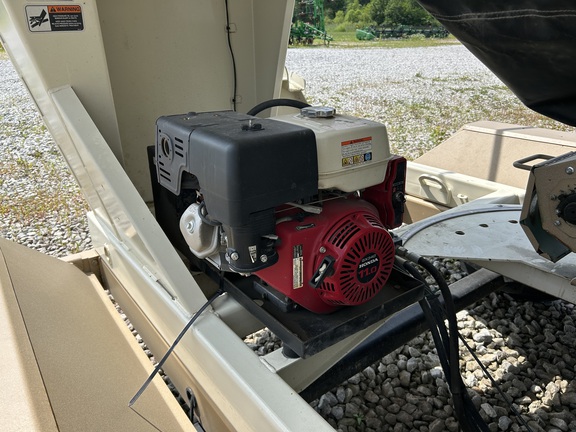 2007 Unverferth 2750 Tender