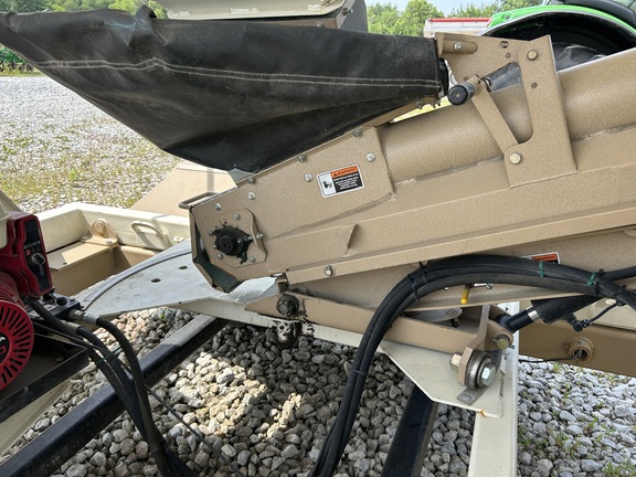 2007 Unverferth 2750 Tender