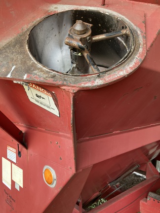 1993 J&M 675-14 Grain Cart