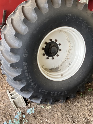 1993 J&M 675-14 Grain Cart