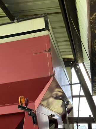 1993 J&M 675-14 Grain Cart