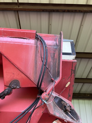 1993 J&M 675-14 Grain Cart