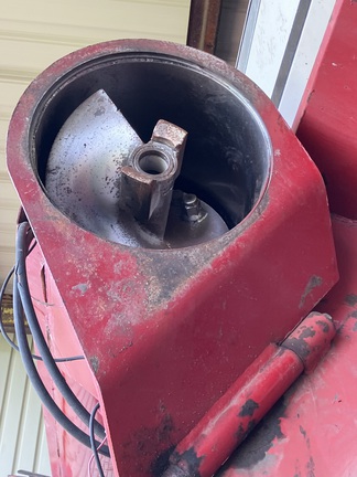 1993 J&M 675-14 Grain Cart