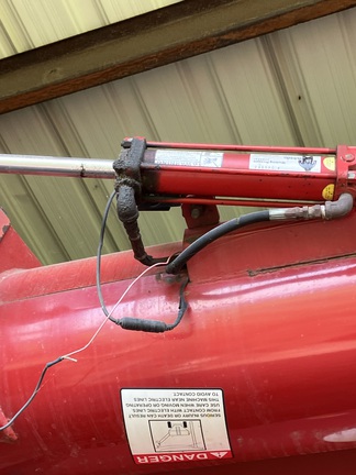 1993 J&M 675-14 Grain Cart