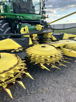 2022 John Deere 772 Header Forage