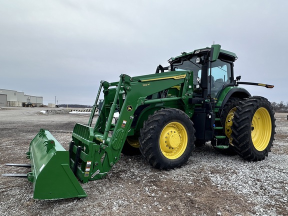 2022 John Deere 7R 230 Tractor