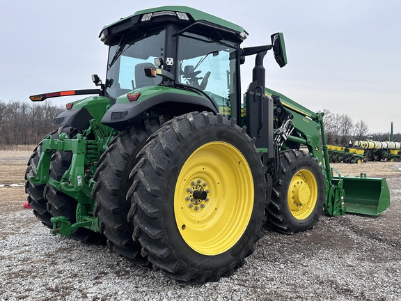 2022 John Deere 7R 230 Tractor