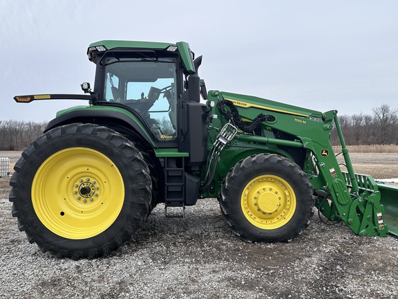 2022 John Deere 7R 230 Tractor
