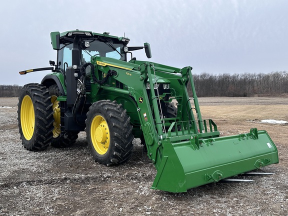 2022 John Deere 7R 230 Tractor