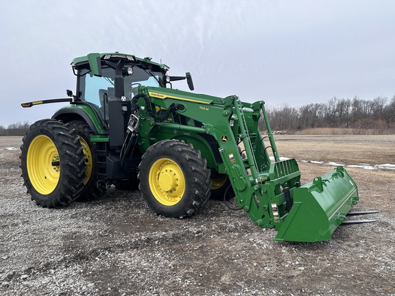 2022 John Deere 7R 230 Tractor